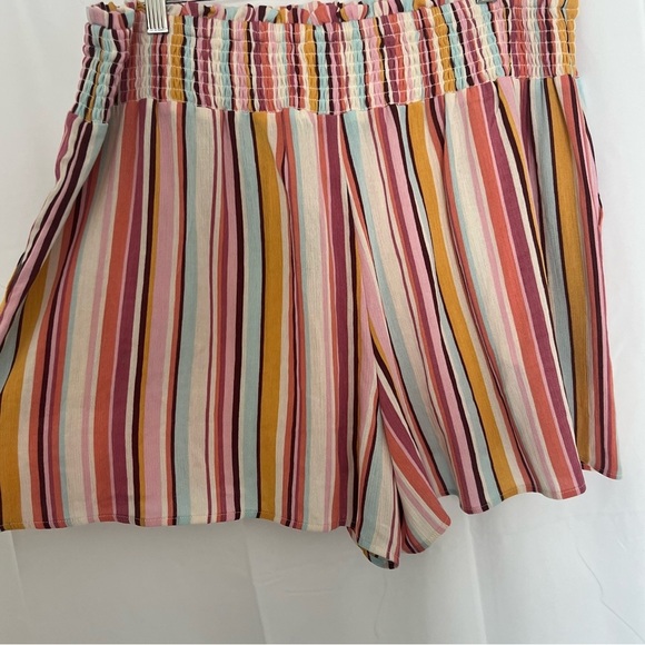 Torrid Women's Striped Poly Blend Smock Waist Beach Shorts Size 1 Multicolor NWT - Picture 3 of 7